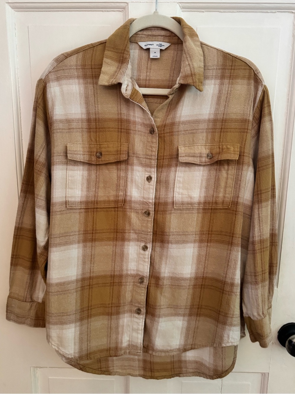 Women’s Old Navy Plaid Oversized Boyfriend Flannel Button-Up Shirt, Size Medium